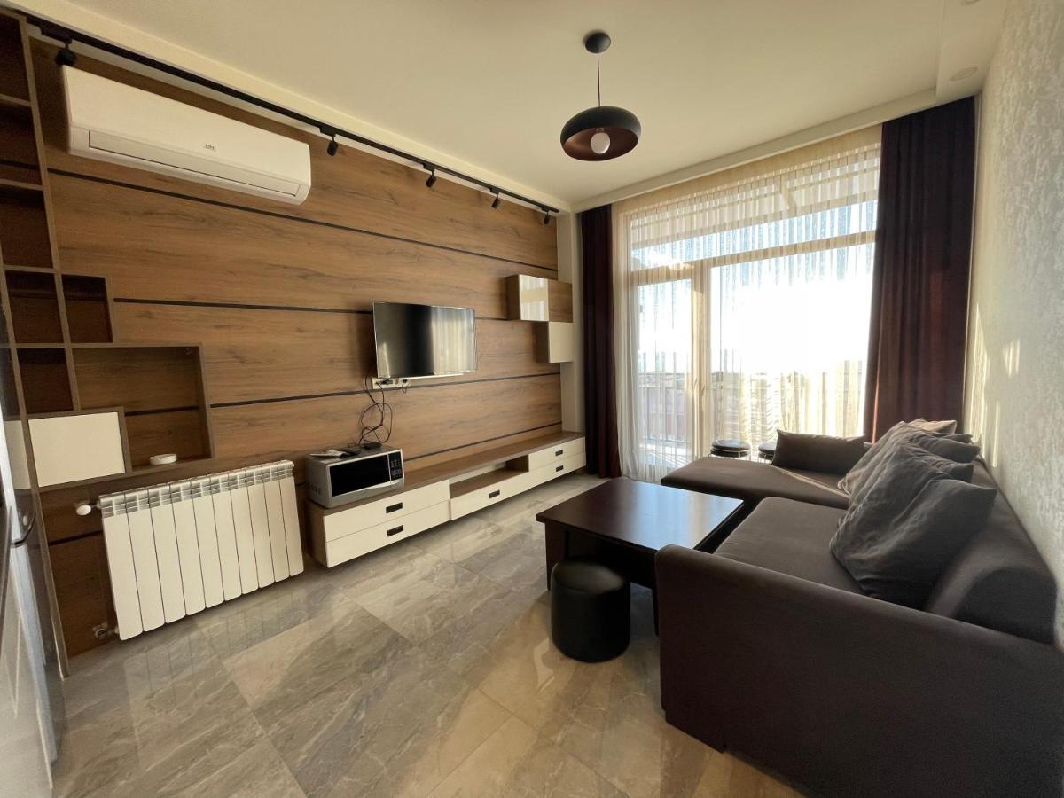 Apartments At Like House Batoumi Extérieur photo