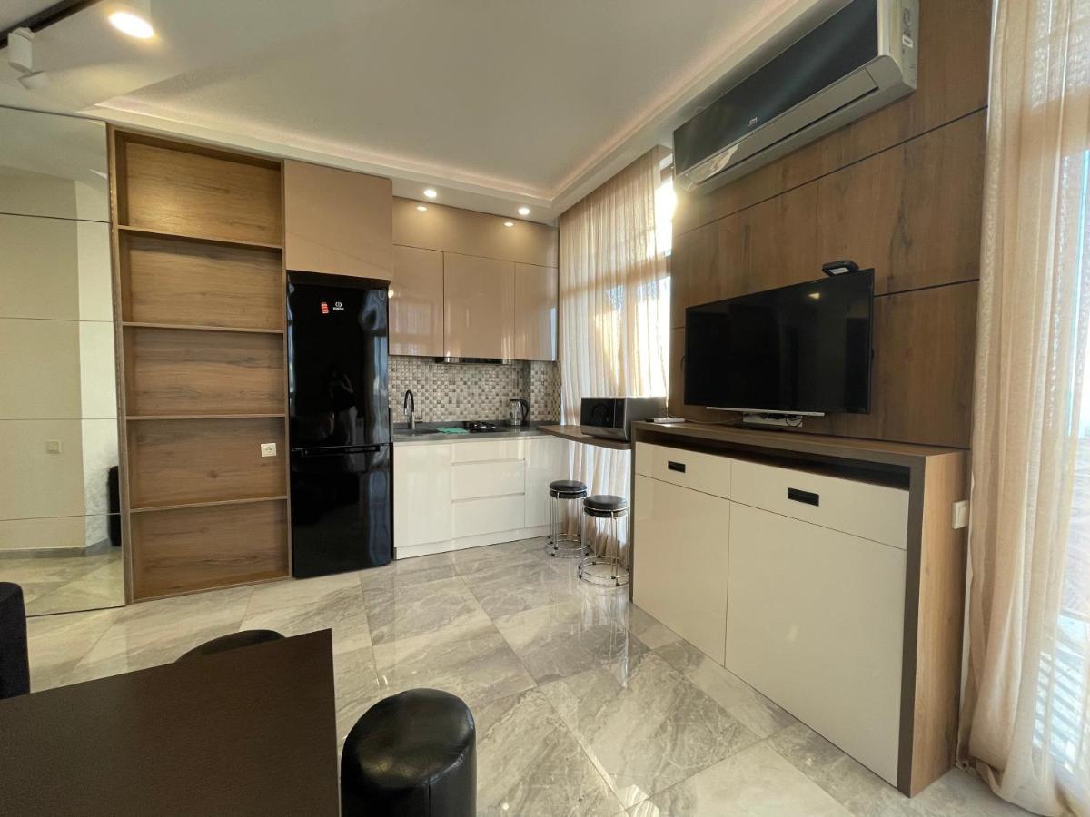 Apartments At Like House Batoumi Extérieur photo