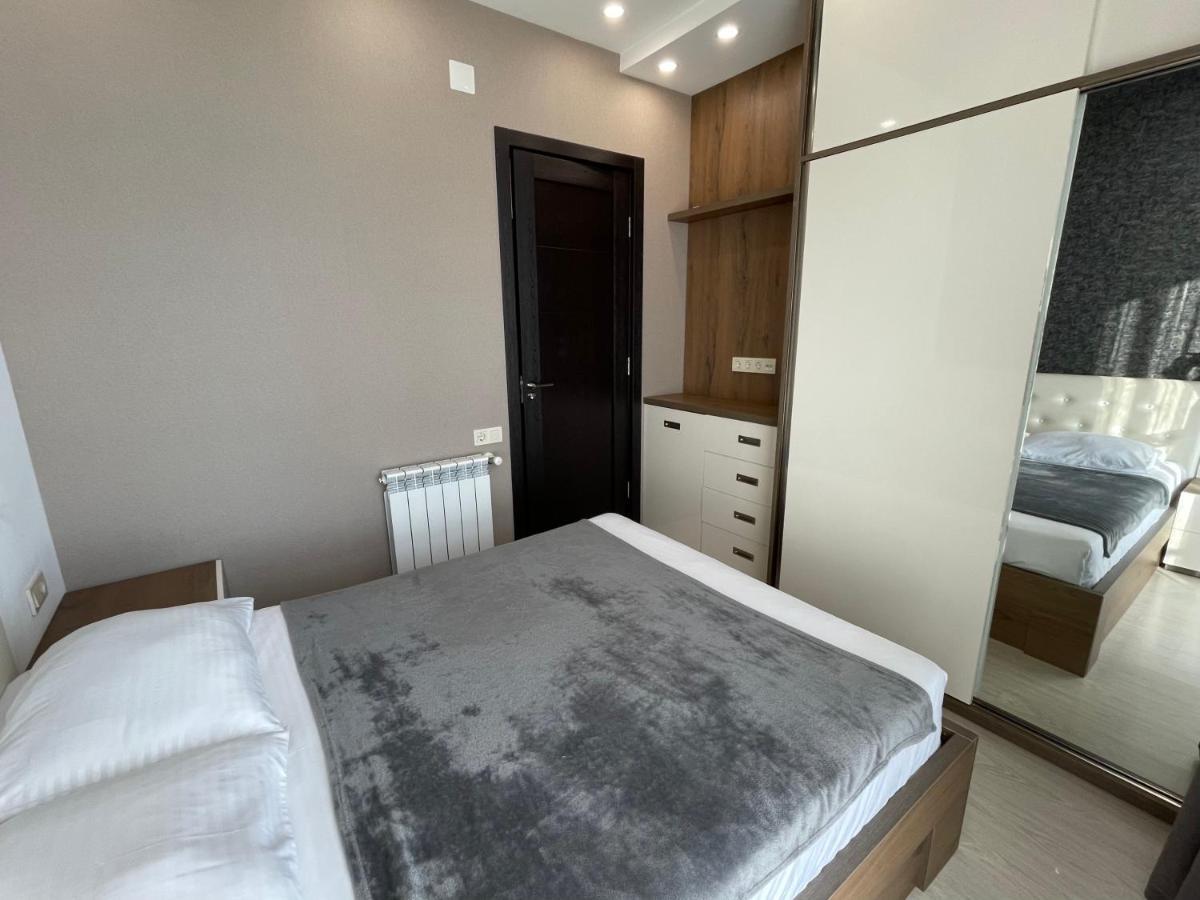 Apartments At Like House Batoumi Extérieur photo