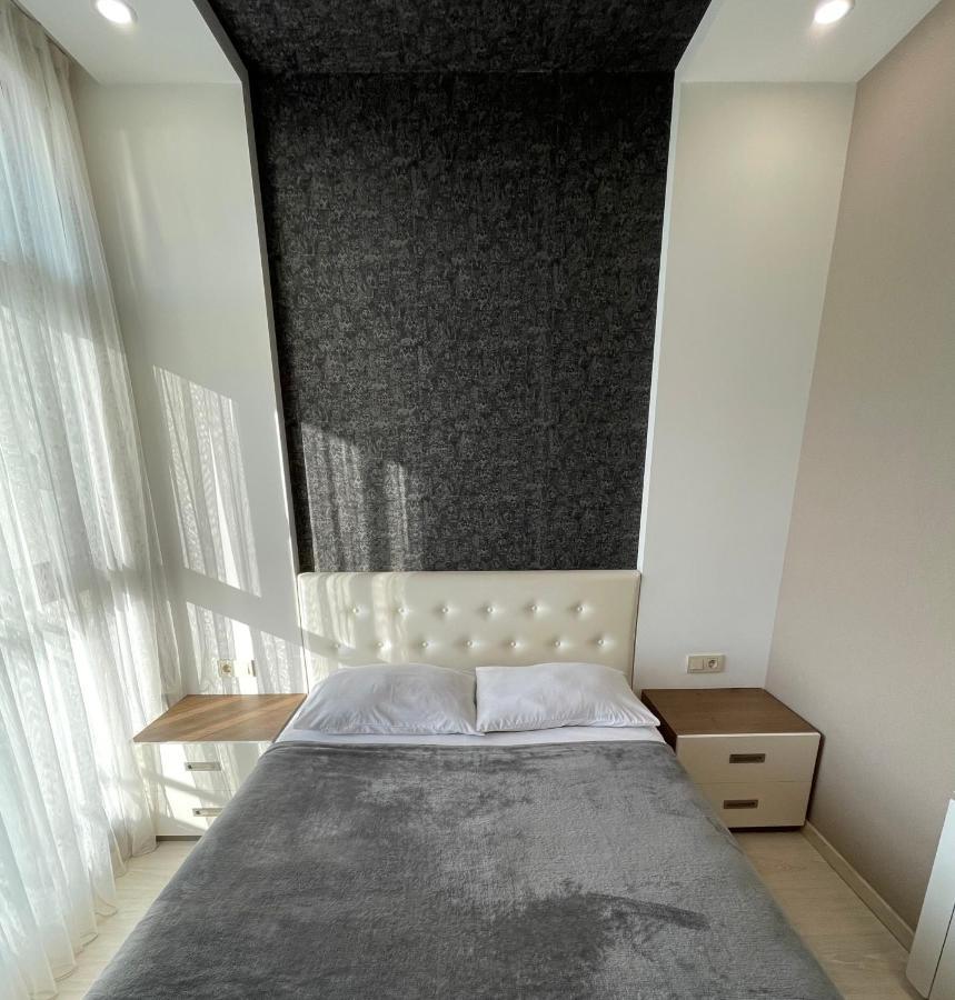 Apartments At Like House Batoumi Extérieur photo